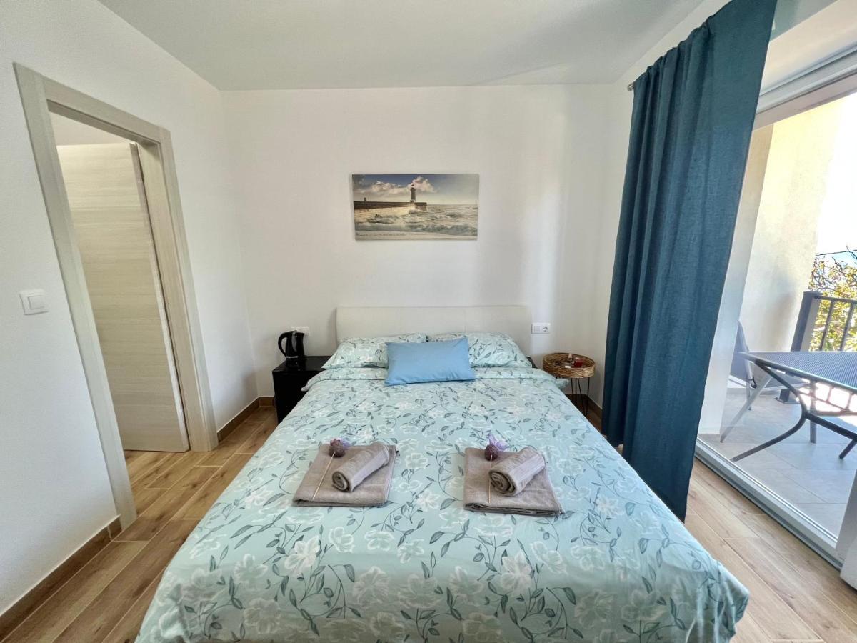 Fantasia Del Mare Apartment And Rooms Dramalj Exterior photo