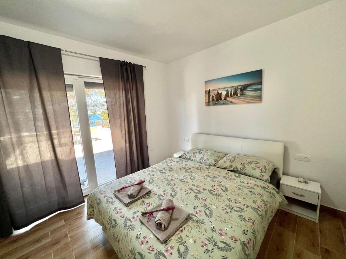 Fantasia Del Mare Apartment And Rooms Dramalj Exterior photo