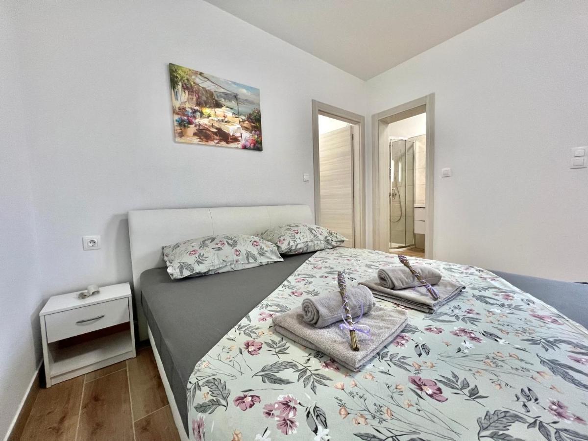 Fantasia Del Mare Apartment And Rooms Dramalj Exterior photo